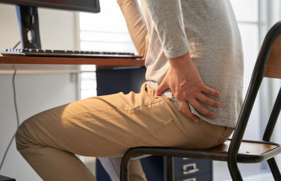 What type of chair is best for hip pain?