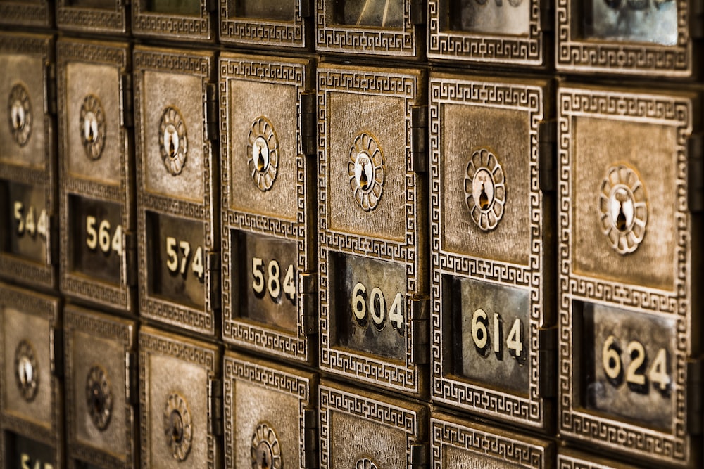 How many documents should be in a bankers box?