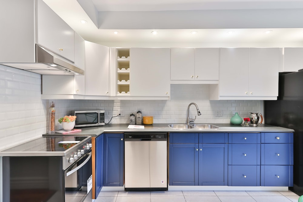 How many types of modular kitchens are there?