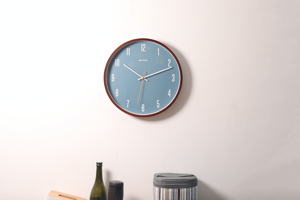 Is a clock a furniture?