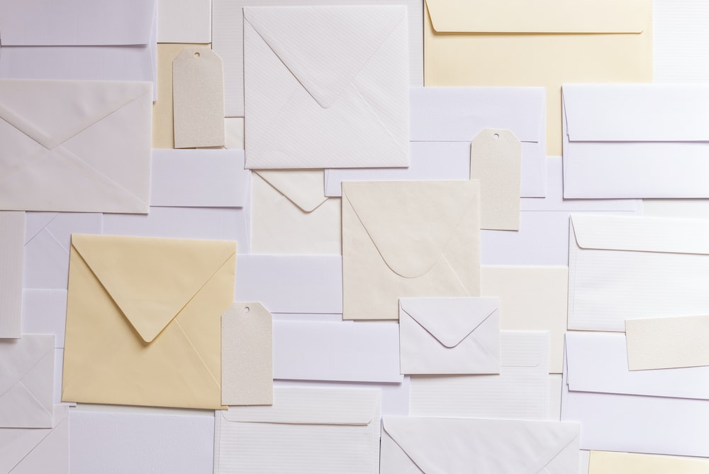 Is it OK to fold an envelope?