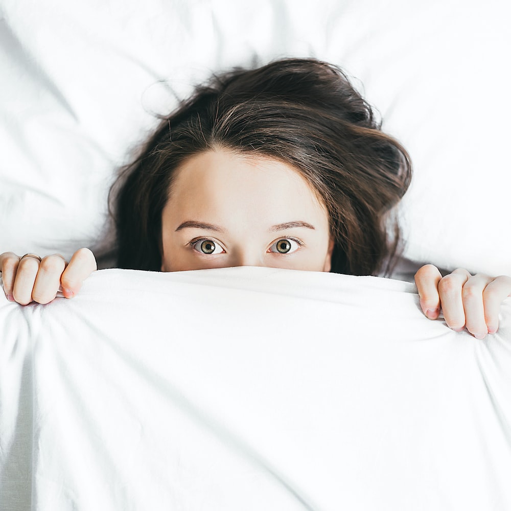 Is it better to sleep without a blanket?
