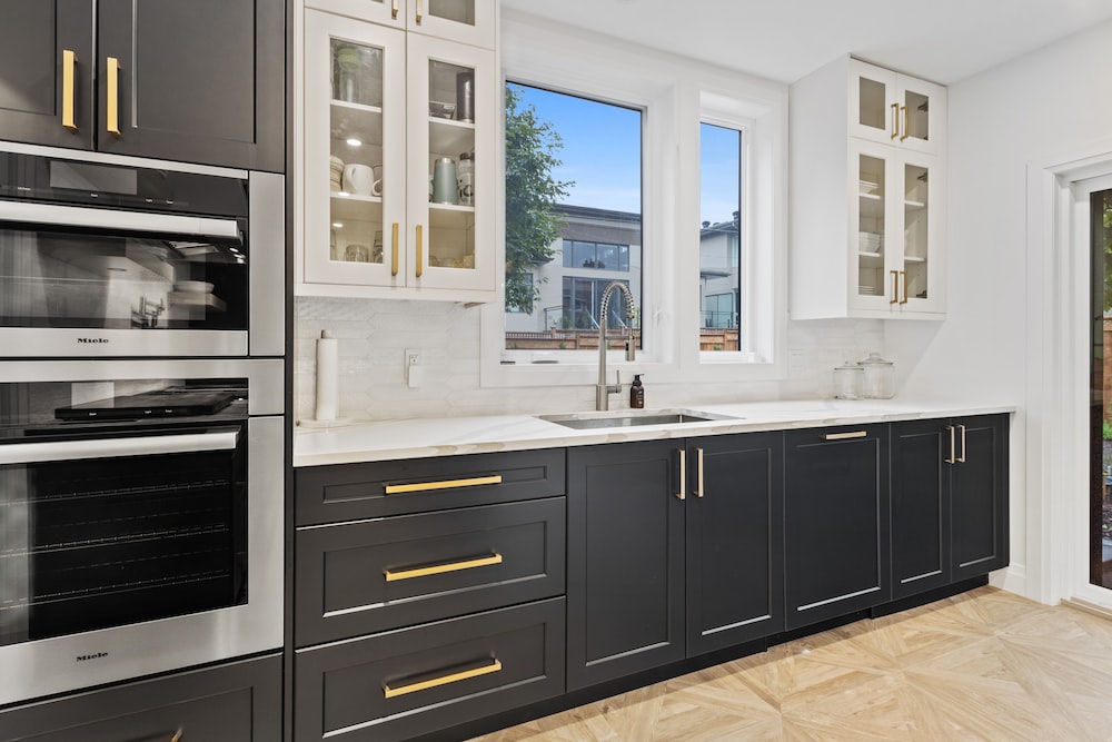 Which cabinet is best for kitchen?