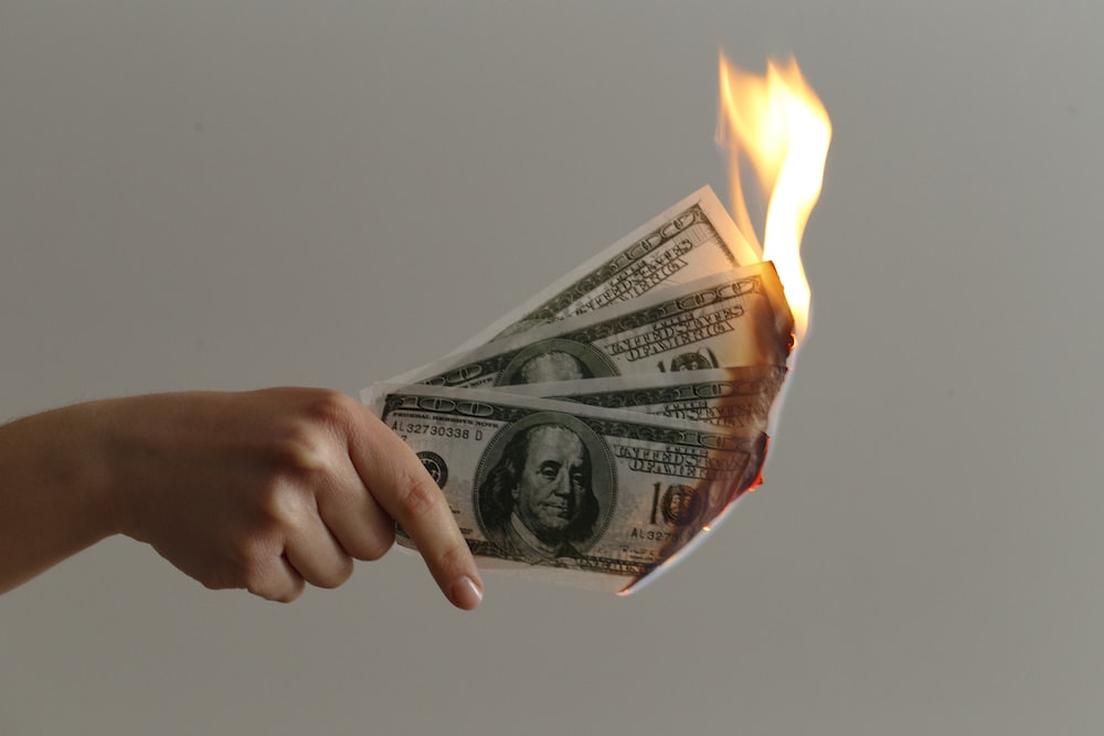 Will paper money burn in a fireproof safe?